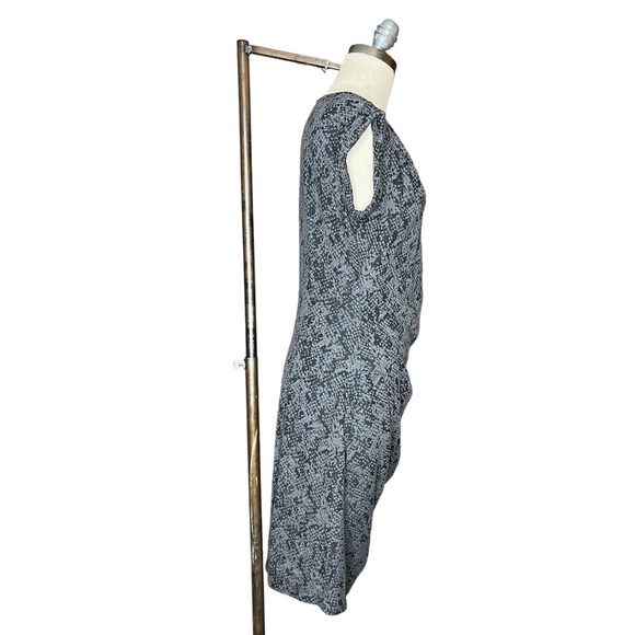 Anne Taylor Ruched Snakeskin Pattern Dress size 6 - Picture 3 of 15